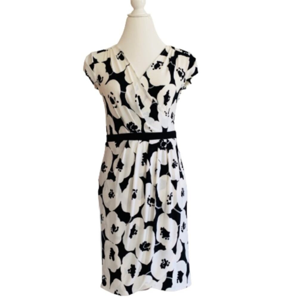 NY&Co Dress Off White Black Floral Cap Sleeves Faux Wrap Dress Size Small